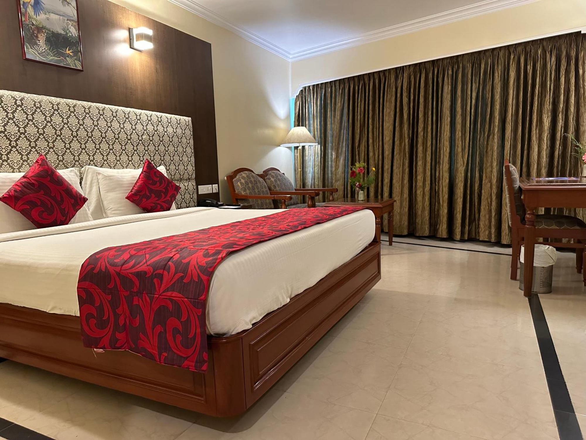 Hotel Annamalai International Puduccseri Kültér fotó