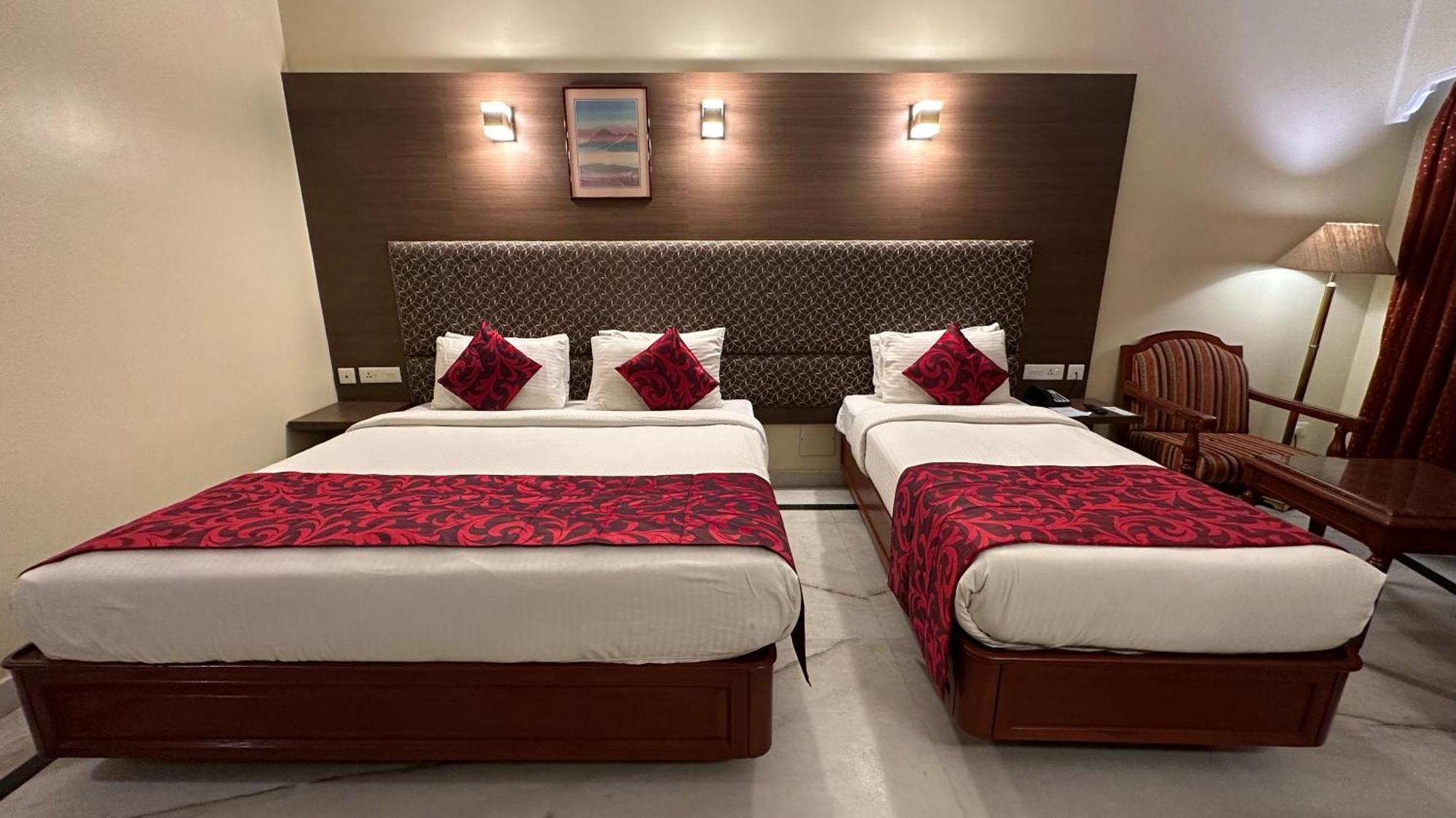 Hotel Annamalai International Puduccseri Kültér fotó