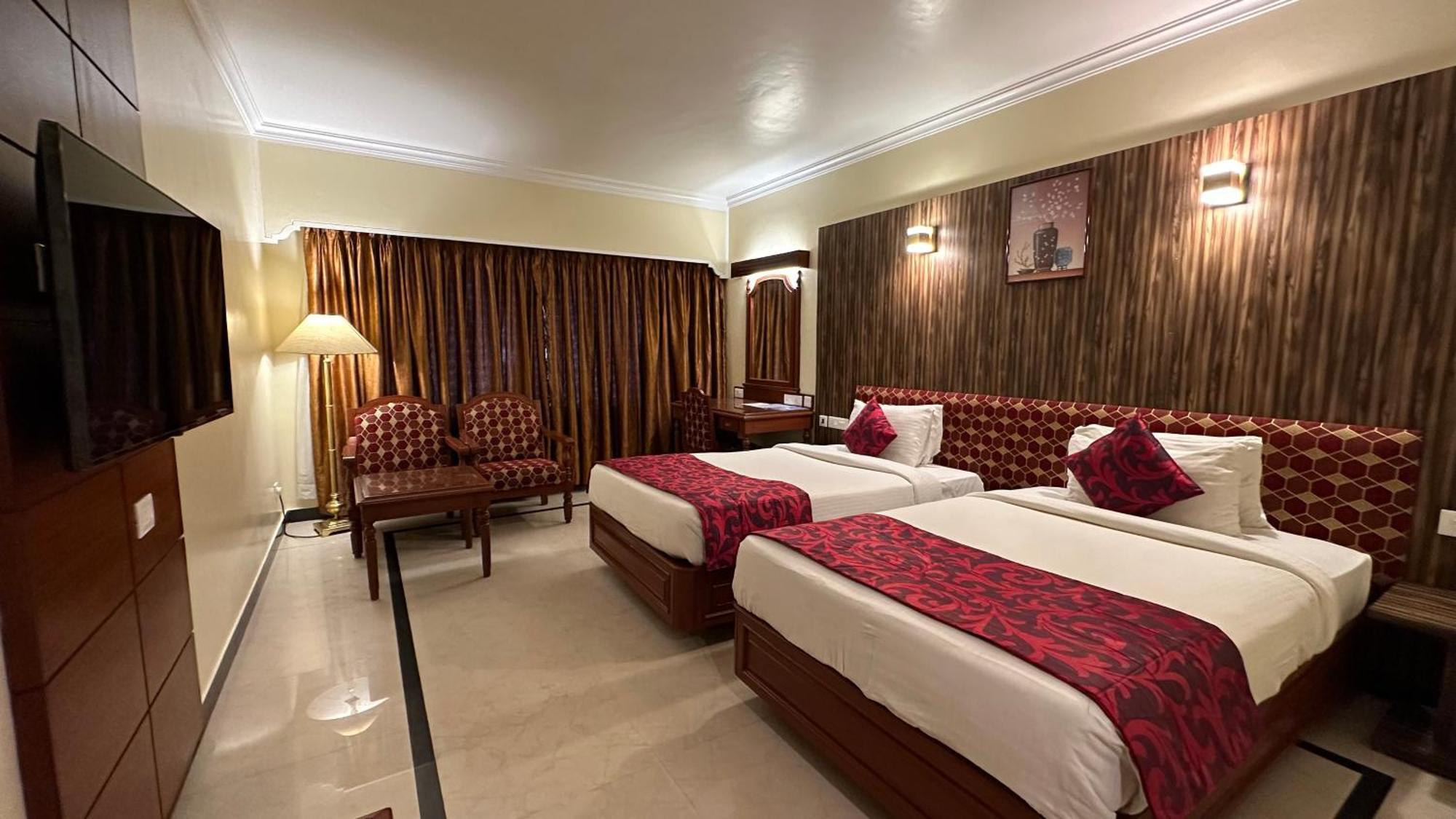 Hotel Annamalai International Puduccseri Kültér fotó