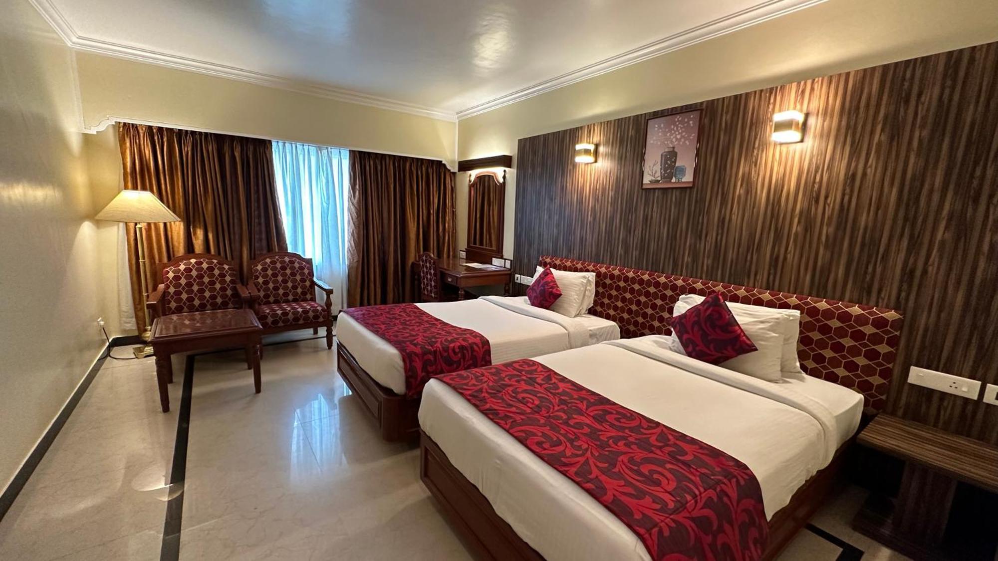 Hotel Annamalai International Puduccseri Kültér fotó