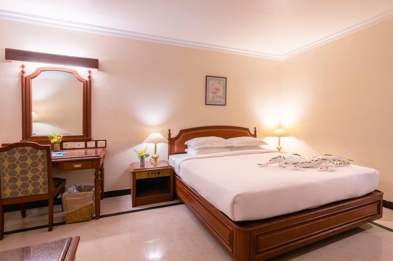 Hotel Annamalai International Puduccseri Kültér fotó