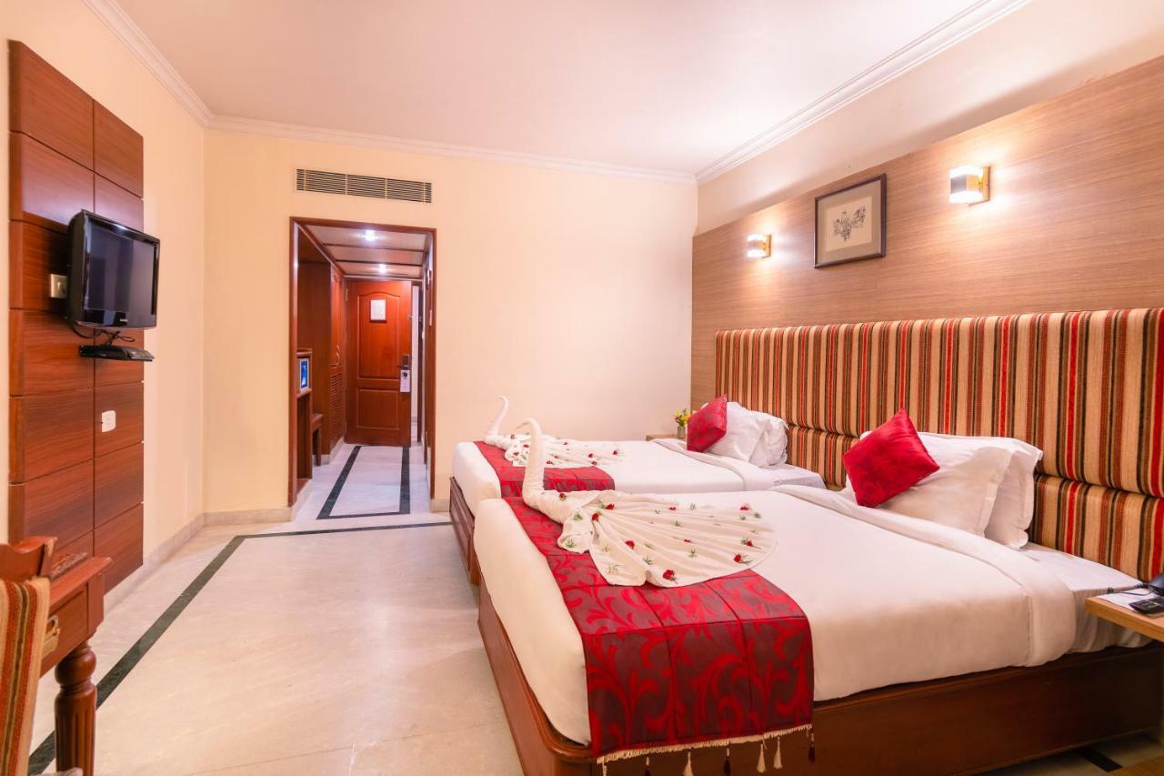 Hotel Annamalai International Puduccseri Kültér fotó